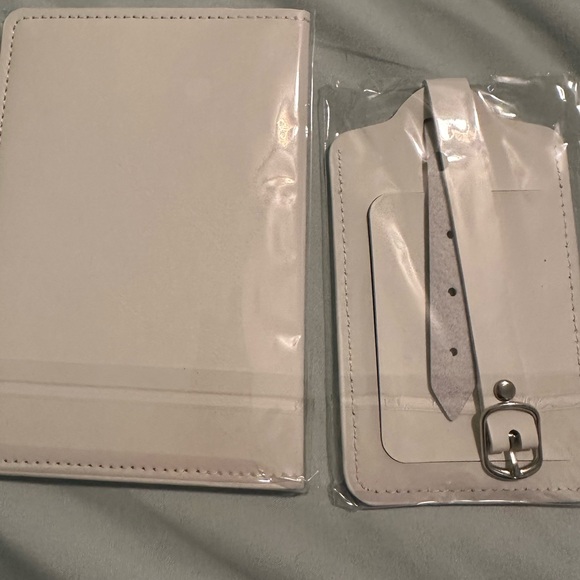 'Mrs.' Passport Holder and Luggage Tag Set - Picture 2 of 2